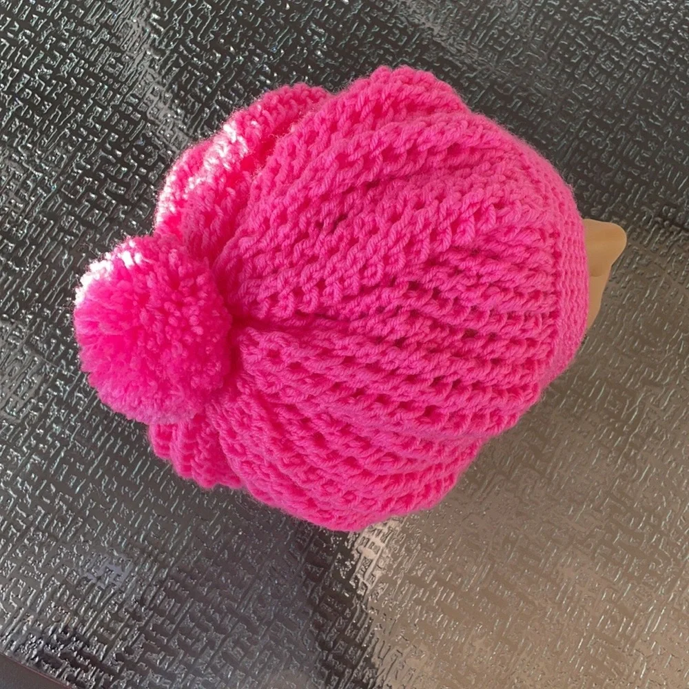 Handus Hand knit women’s Beanie %100 acrylic pink beanie